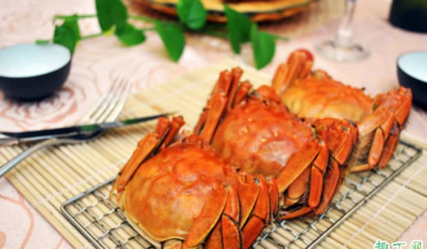 螃蟹搭配什么吃好