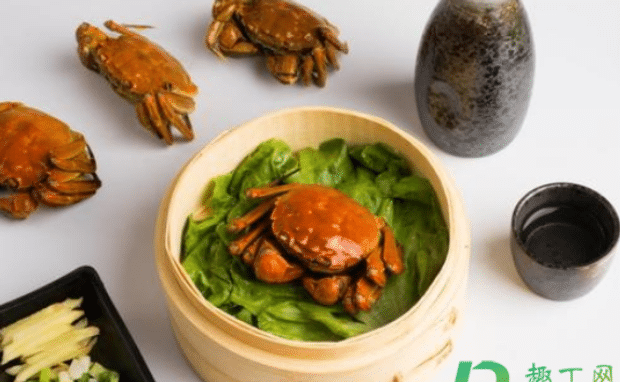 蒸螃蟹姜片放上面还是下面